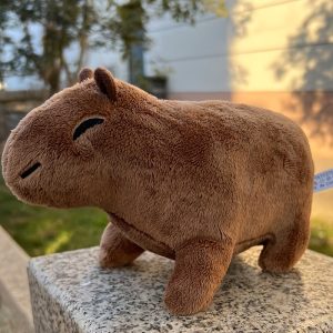 Jucărie de pluș adorabilă Capibara de 22.35cm - Moale, rozătoare realistă umplută cu față zâmbitoare, perfectă pentru băieți și fete, cadou ideal de ziua de naștere sau de sărbători, plișuri umplute
