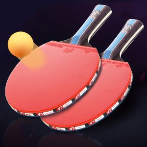 Completează-ți jocul de tenis de masă cu acest set care include 3 mingi, 2 palete și multe altele!